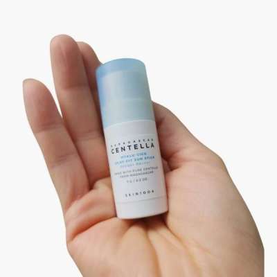 Skin1004 Madagascar Centella Hyalu-cica Silky-fit Sun Stick spf50+ PA++++ 7g image 2